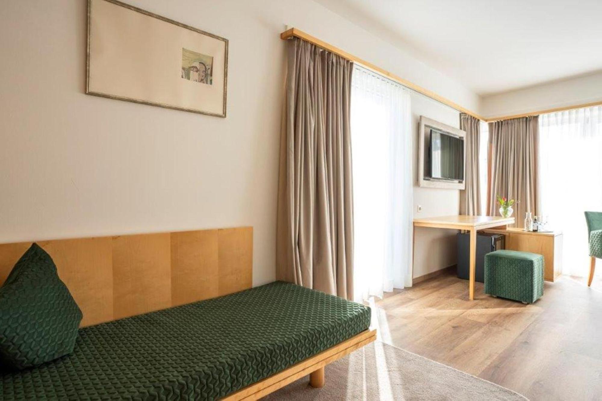 Hotel Klinglhuber Krems an der Donau Room photo